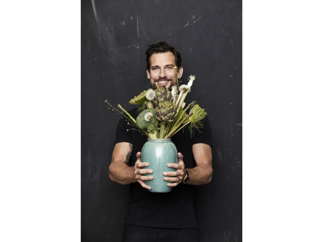 Bitz Stoneware Vase 25 cm in Green (4)