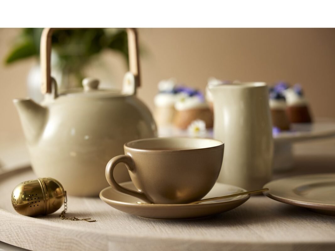 Bitz Wood Teapot with Strainer 1.2 L in Sand (2)