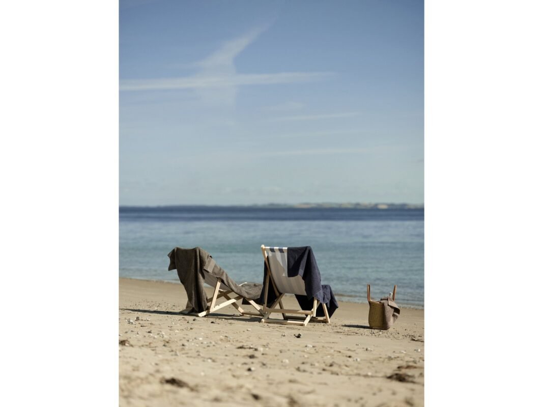 Zone Denmark Classic Bath Towel 70 × 140 cm in Dark Blue (6)