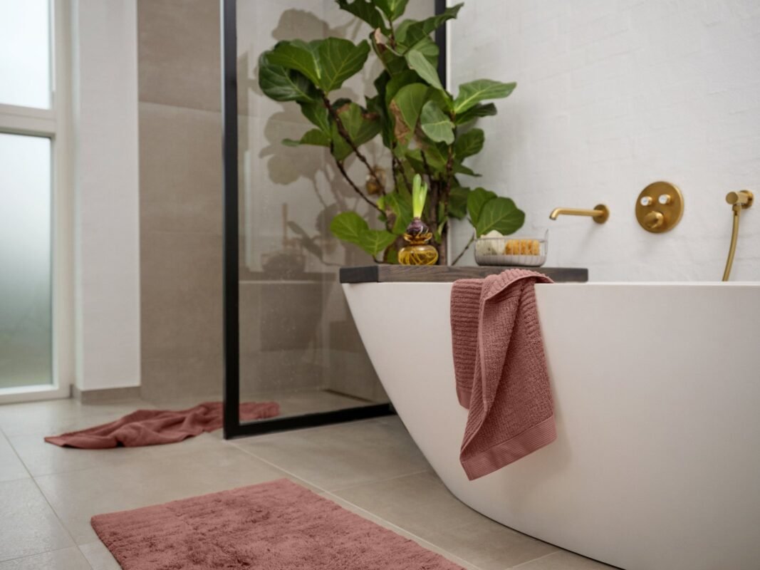 Zone Denmark Classic Hand Towel 50 × 70 cm in Peach Red (2)