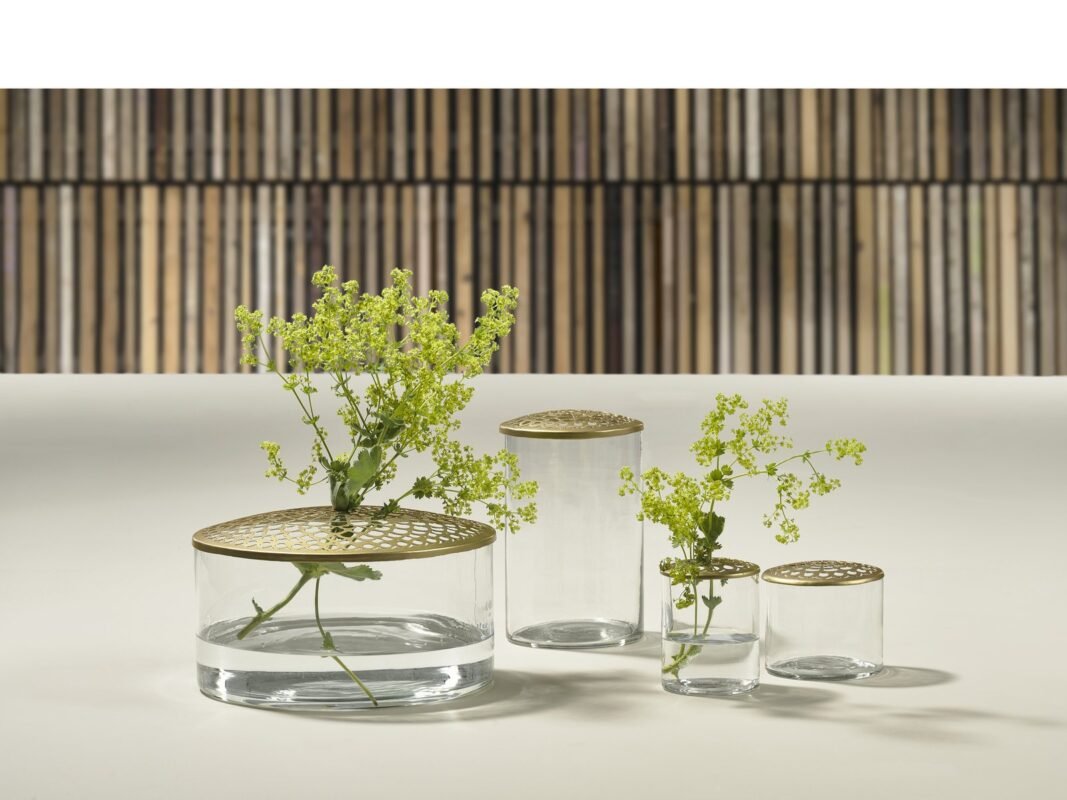 Villa Collection Elva Vase with Brass Lid Ø20.5 × 10 cm (4)