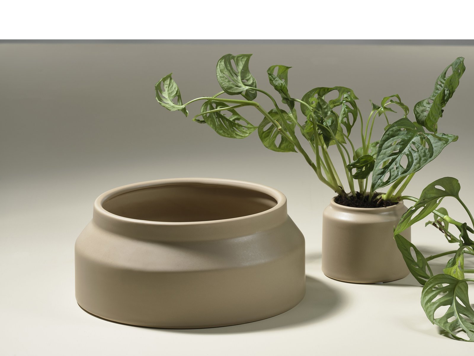Flowerpot Strat D12.3X10Cm Sand Stoneware - Image 3